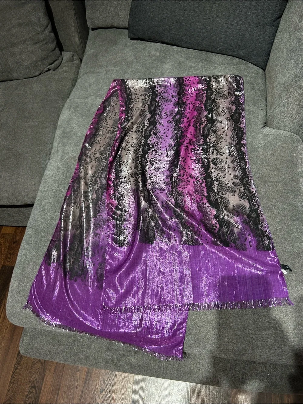 Vintage Apt. 9 Purple/ Black Patterned Women's Scarf/Wrap/Pashmina-metallic